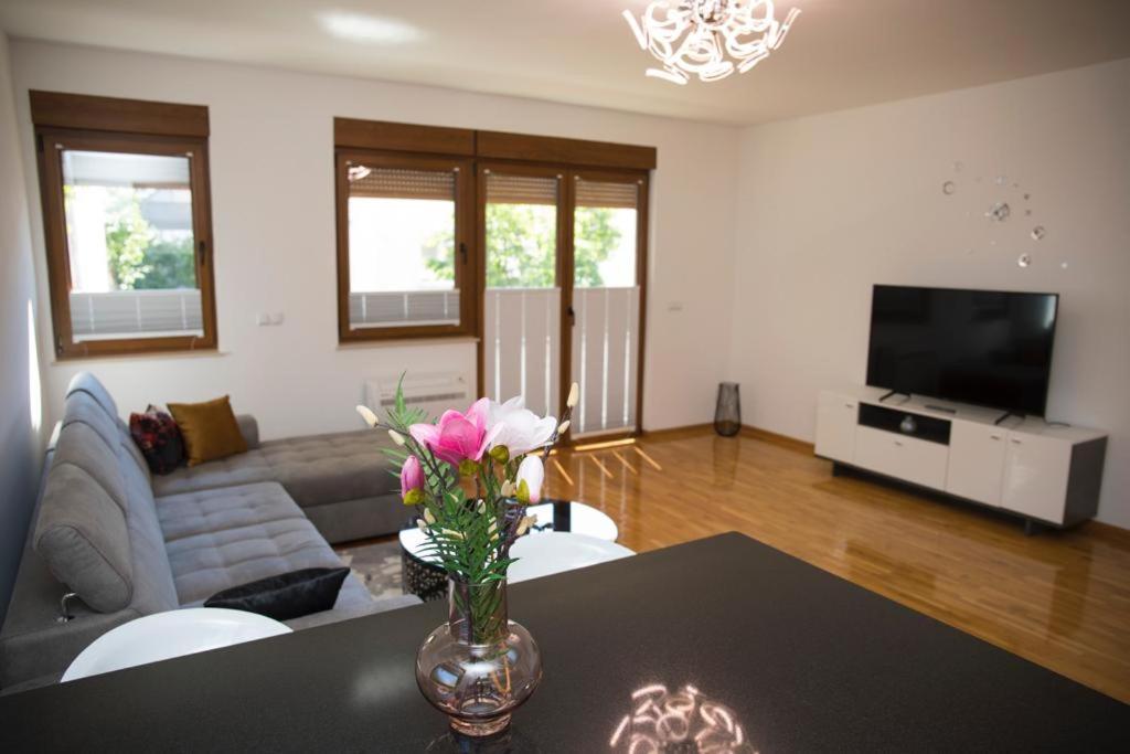 Apartment Divine Mostar Esterno foto